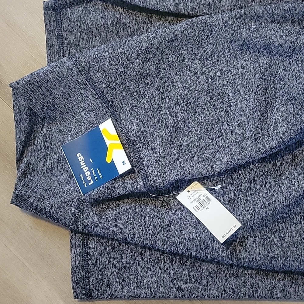 Old Navy High-Rise 7/8 ankle cloud + leggings